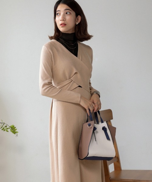 Bou Jeloud（ブージュルード）の「カシュクールニットワンピース（ワンピース・レディース・ブラック/ベージュ・FREE）」の9枚目の写真