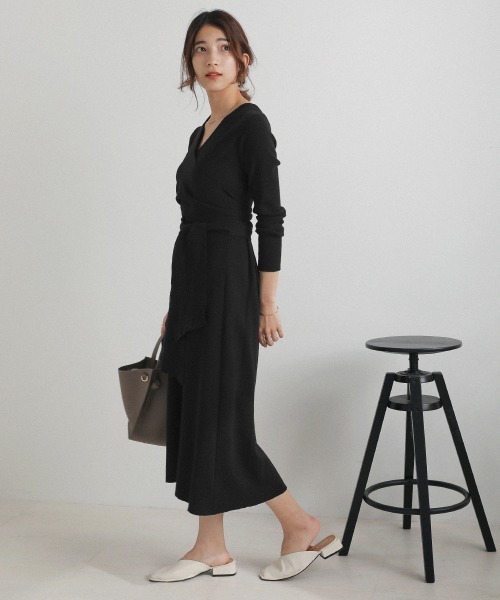 Bou Jeloud（ブージュルード）の「カシュクールニットワンピース（ワンピース・レディース・ブラック/ベージュ・FREE）」の5枚目の写真