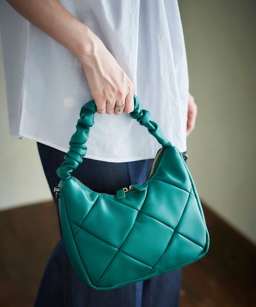 le.coeur blanc（ルクールブラン）の「シャーリングハンドルショルダー（ショルダーバッグ・レディース・グリーン/アイボリー/ブラック・FREE）」の16枚目の写真
