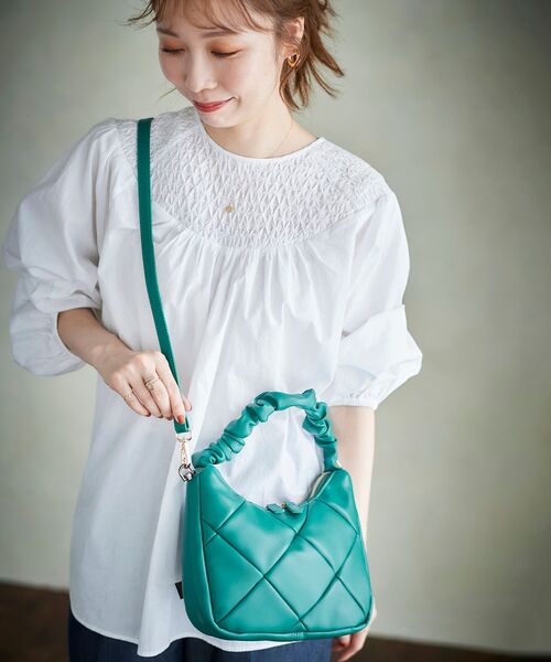 le.coeur blanc（ルクールブラン）の「シャーリングハンドルショルダー（ショルダーバッグ・レディース・グリーン/アイボリー/ブラック・FREE）」の17枚目の写真