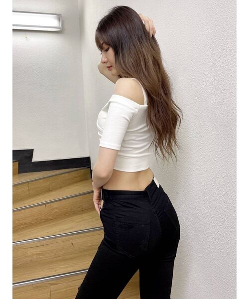 GYDA(ジェイダ)の「ハーフスリーブ2WAYカシュクールデザイントップス(Tシャツ/カットソー・レディース・ダークオリーブ/ブラック/オフホワイト/グリーン・FREE)」の8枚目の写真