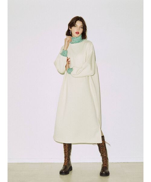 jouetie(ジュエティ)の「リブニットプルオーバーワンピース【WEB限定】(ワンピース・レディース・アイボリー/ブラック/ブルー・MEDIUM)」の2枚目の写真