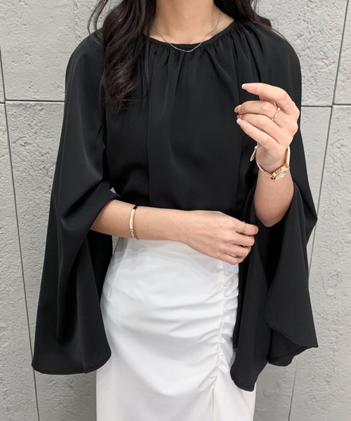 ABITOKYO(アビトーキョー)の「袖スリットギャザーブラウス(シャツ/ブラウス・レディース・モカ/ベージュ/ブラック・M/L)」の4枚目の写真