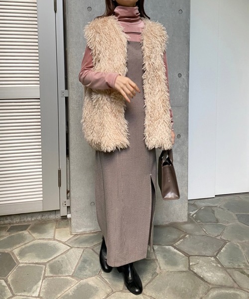 one after another NICE CLAUP（ワンアフターアナザーナイスクラップ）の「ベロアタートルネック（Tシャツ/カットソー・レディース・ベージュ/グレー/オフホワイト/ピンク・FREE）」の16枚目の写真