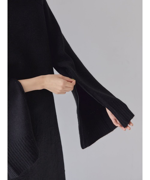 Ayla（アイラ）の「sleeve zip slit knit（ニット/セーター・レディース・ブラック/グレイッシュベージュ・FREE）」の11枚目の写真