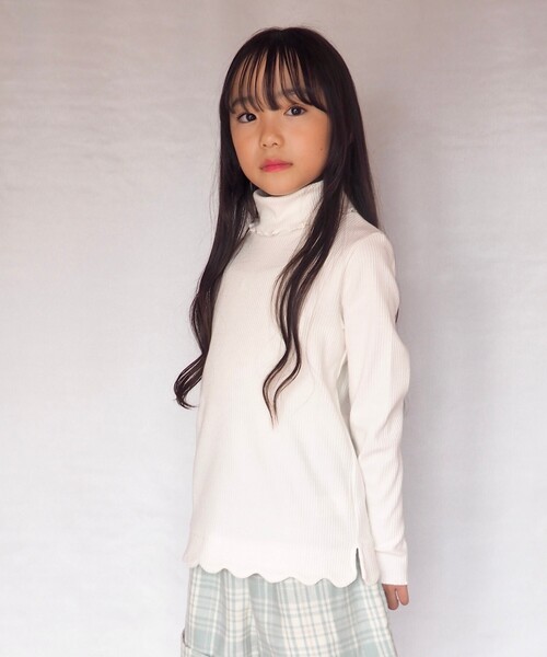 SHOO・LA・RUE（シューラルー）の「◆【110-140cm/プチセレ】テレコ裾スカラップタートル（Tシャツ/カットソー・キッズ・アイボリー/ベビーピンク/ブラック/アイボリー系7/ブラック系7・14/12/13/11）」の6枚目の写真