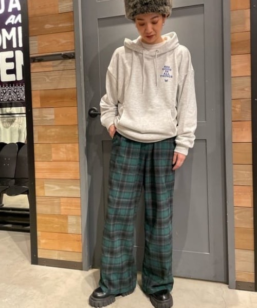 RODEO CROWNS WIDE BOWL（ロデオクラウンズワイドボウル）の「オンブレーチェックイージーパンツ（その他パンツ・レディース・ブラック系その他/ブルー系その他3/グリーン系その他・FREE）」の15枚目の写真