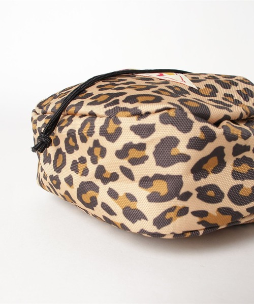 KELTY（ケルティ）の「【KELTY/ケルティ】デザインプリント 巾着　キンチャクショルダー/DP KINCHAKU SHOULDER（ショルダーバッグ・レディース・レオパード/ブラック/グレー/ベージュ/ブルー・FREE）」の12枚目の写真
