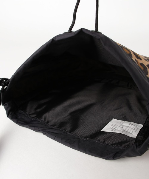 KELTY（ケルティ）の「【KELTY/ケルティ】デザインプリント 巾着　キンチャクショルダー/DP KINCHAKU SHOULDER（ショルダーバッグ・レディース・レオパード/ブラック/グレー/ベージュ/ブルー・FREE）」の11枚目の写真