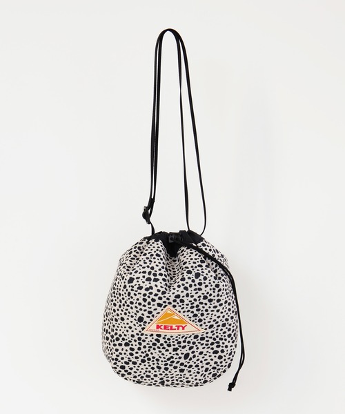 KELTY（ケルティ）の「【KELTY/ケルティ】デザインプリント 巾着　キンチャクショルダー/DP KINCHAKU SHOULDER（ショルダーバッグ・レディース・レオパード/ブラック/グレー/ベージュ/ブルー・FREE）」の6枚目の写真