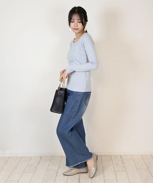 atONE(アットワン)の「atONE コットンフライス長袖Tシャツ(Tシャツ/カットソー・レディース・ベージュ系その他/カーキ/ブラック/グレイッシュブルー/杢グレー/ホワイト/チェリーレッド/ネイビー/グレイッシュベージュ・LL/3L/4L/M/L)」の10枚目の写真