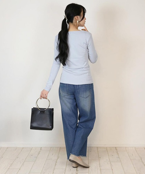 atONE(アットワン)の「atONE コットンフライス長袖Tシャツ(Tシャツ/カットソー・レディース・ベージュ系その他/カーキ/ブラック/グレイッシュブルー/杢グレー/ホワイト/チェリーレッド/ネイビー/グレイッシュベージュ・LL/3L/4L/M/L)」の11枚目の写真