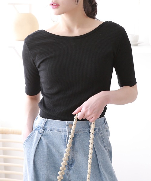 Isn't She?（イズントシー）の「バックオープンショートスリーブトップス（Tシャツ/カットソー・レディース・ブラウン/ブラック/ホワイト・FREE）」の5枚目の写真