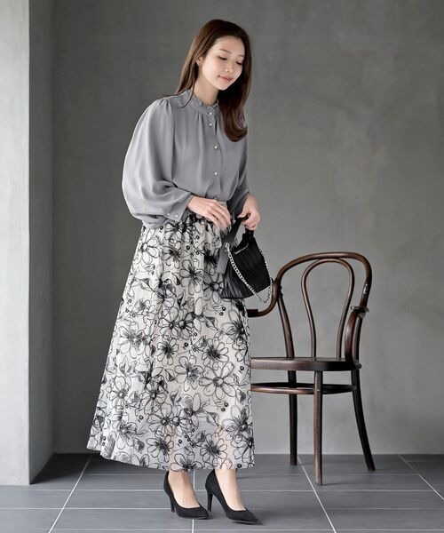 rps(アールピーエス)の「ボリューム袖フリルネックブラウス(シャツ/ブラウス・レディース・ラベンダー/ネイビー/オフホワイト/ライトグレー/ブラック/ボルドー・フリー)」の7枚目の写真