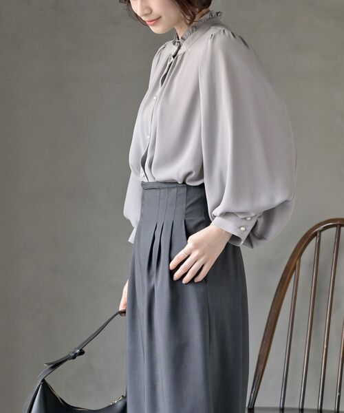 rps（アールピーエス）の「ボリューム袖フリルネックブラウス（シャツ/ブラウス・レディース・ラベンダー/ネイビー/オフホワイト/ライトグレー/ブラック/ボルドー・フリー）」の21枚目の写真