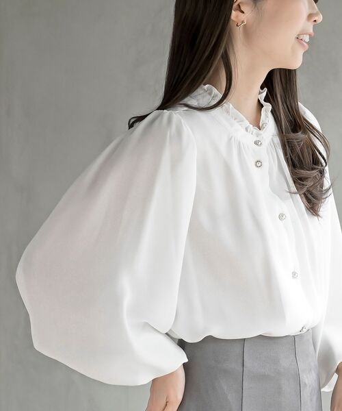 rps(アールピーエス)の「ボリューム袖フリルネックブラウス(シャツ/ブラウス・レディース・ラベンダー/ネイビー/オフホワイト/ライトグレー/ブラック/ボルドー・フリー)」の22枚目の写真