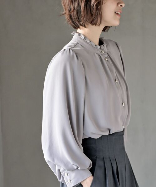 rps（アールピーエス）の「ボリューム袖フリルネックブラウス（シャツ/ブラウス・レディース・ラベンダー/ネイビー/オフホワイト/ライトグレー/ブラック/ボルドー・フリー）」の13枚目の写真