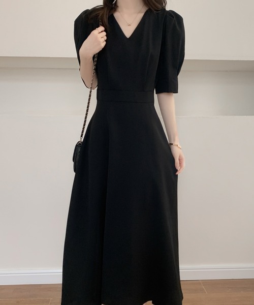 パフスリーブVネックフレアロングワンピース
