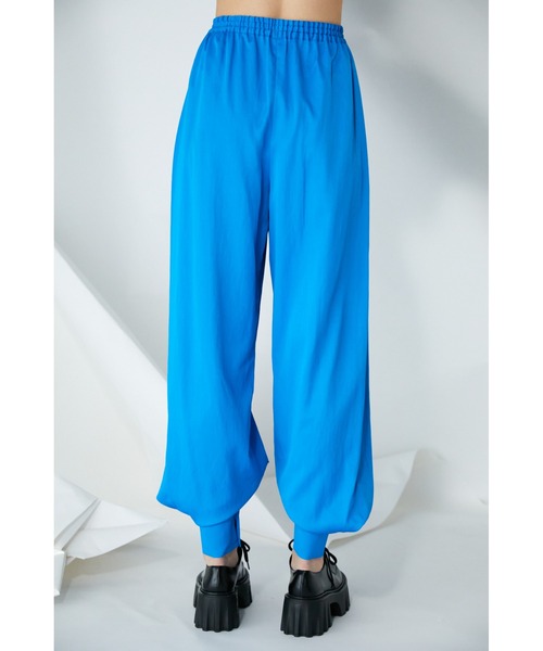 ENFOLD エンフォルド サテンJOGGER PANTS ジョガーパンツ ENFOLD（エンフォルド）の「WASHEDサテン カフスヘムジョガー