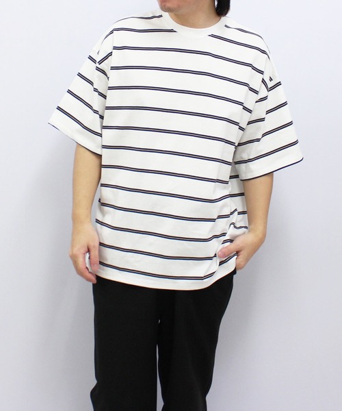 SHISKY（シスキー）の「ボーダーBIGシルエット 半袖T（Tシャツ/カットソー・メンズ・サックスブルー/ホワイト×グリーン/ホワイト×ブラック/グレー系その他/ネイビー系/ダークグリーン/オフホワイト/ホワイト×ネイビー/チャコール/グレー系その他2/ネイビー/ベージュ・M/L/XL）」の13枚目の写真