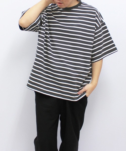 SHISKY（シスキー）の「ボーダーBIGシルエット 半袖T（Tシャツ/カットソー・メンズ・サックスブルー/ホワイト×グリーン/ホワイト×ブラック/グレー系その他/ネイビー系/ダークグリーン/オフホワイト/ホワイト×ネイビー/チャコール/グレー系その他2/ネイビー/ベージュ・M/L/XL）」の19枚目の写真