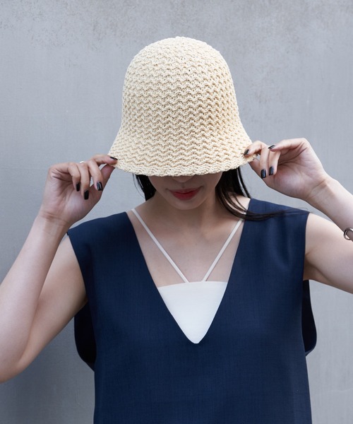 COLONY 2139(コロニートゥーワンスリーナイン)の「雑材バケットハット(ハット・レディース・ブラック/ベージュ・FREE)」の4枚目の写真