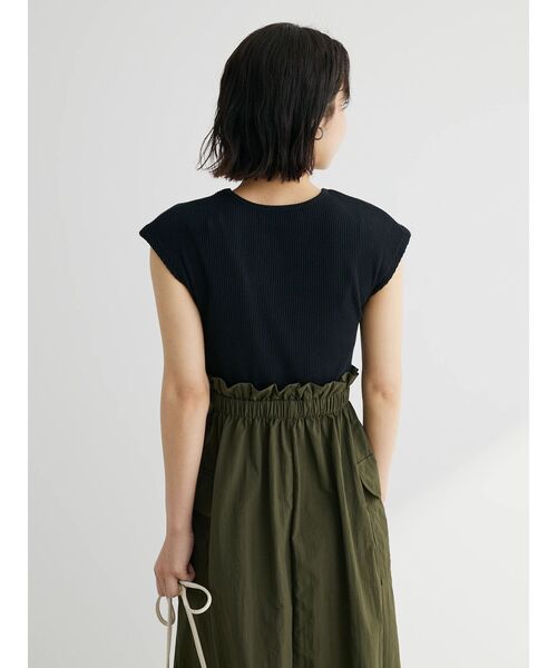 ELENCARE DUE（エレンカーレデュエ）の「・ELENCARE　DUE　リブキリカエワンピ（ワンピース・レディース・グレイッシュベージュ/チャコールグレー/ブラック・FREE）」の7枚目の写真