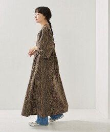 【美品】パフスリーブフレア長袖ワンピース ゼブラ柄 FREAK'S STORE（フリークスストア）の「THOUSAND MILE × FREAK'S