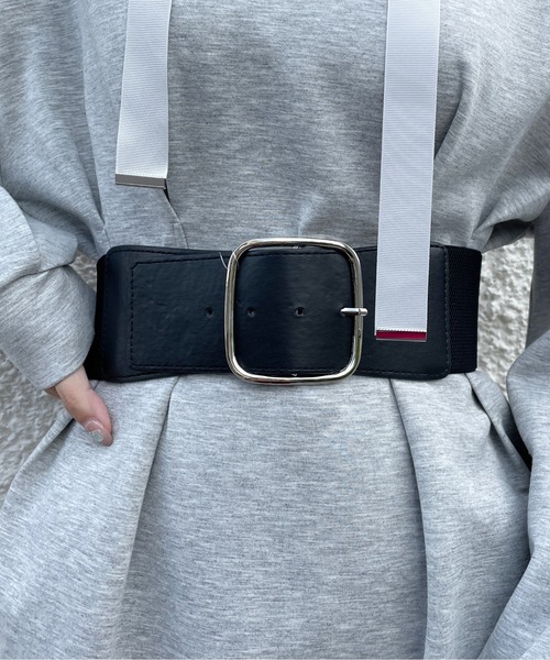 one wayザッカ（ワンウェイザッカ）の「スクエアバックル太ベルト（ベルト・レディース・シルバー/ゴールド・FREE）」の8枚目の写真