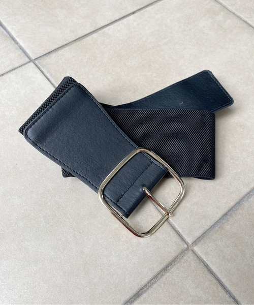 one wayザッカ（ワンウェイザッカ）の「スクエアバックル太ベルト（ベルト・レディース・シルバー/ゴールド・FREE）」の4枚目の写真