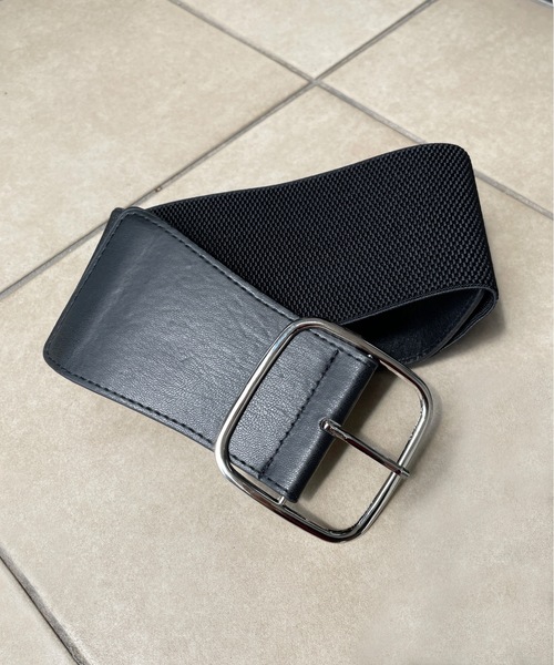 one wayザッカ（ワンウェイザッカ）の「スクエアバックル太ベルト（ベルト・レディース・シルバー/ゴールド・FREE）」の3枚目の写真