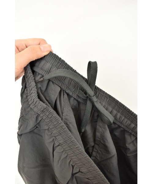 THEATRE PRODUCTS(シアタープロダクツ)の「VERSATILE NYLON PANTS(その他パンツ・レディース・グレー・FREE)」の13枚目の写真