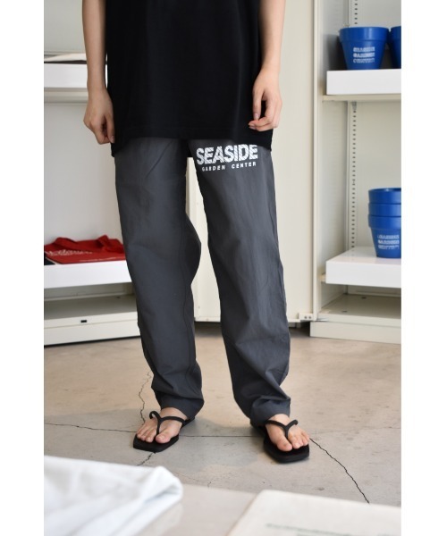 THEATRE PRODUCTS(シアタープロダクツ)の「VERSATILE NYLON PANTS(その他パンツ・レディース・グレー・FREE)」の3枚目の写真