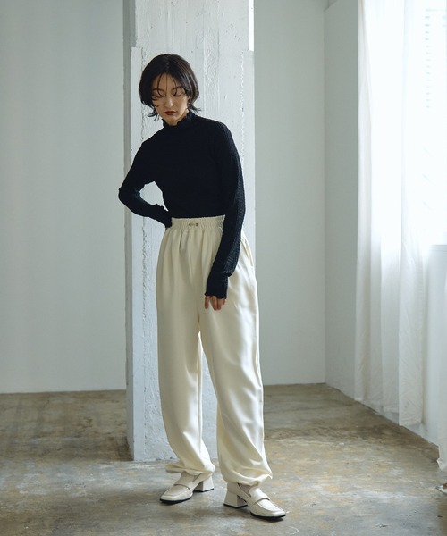 abor o-t-l(アボアオーティーエル)の「リンクルタートルネックトップス(Tシャツ/カットソー・レディース・クリーム/ブラック・FREE)」の3枚目の写真