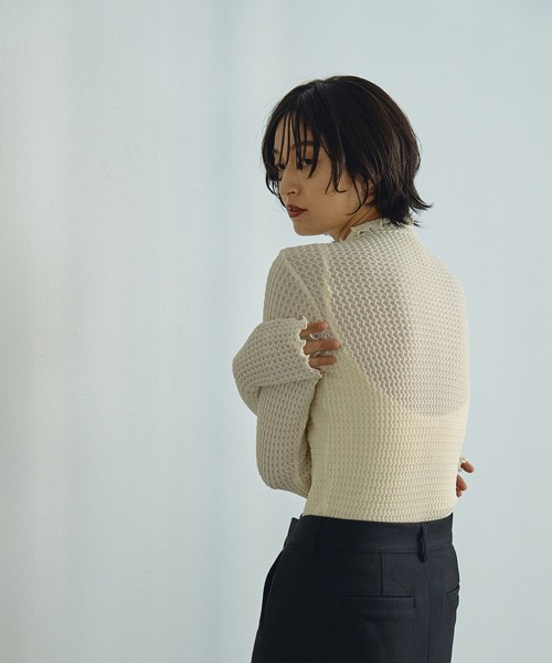 abor o-t-l(アボアオーティーエル)の「リンクルタートルネックトップス(Tシャツ/カットソー・レディース・クリーム/ブラック・FREE)」の13枚目の写真