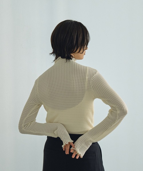 abor o-t-l(アボアオーティーエル)の「リンクルタートルネックトップス(Tシャツ/カットソー・レディース・クリーム/ブラック・FREE)」の14枚目の写真