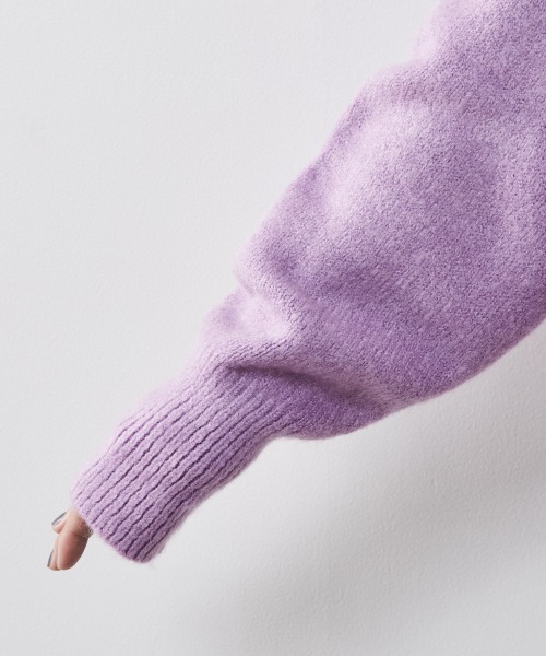 CHIC STYLE（シックスタイル）の「＜大きいサイズ＞ロゴ刺しゅうショート丈ニットプルオーバー シックスタイル（ニット/セーター・レディース・ブラック/パープル系・L/LL/3L/4L/5L）」の18枚目の写真