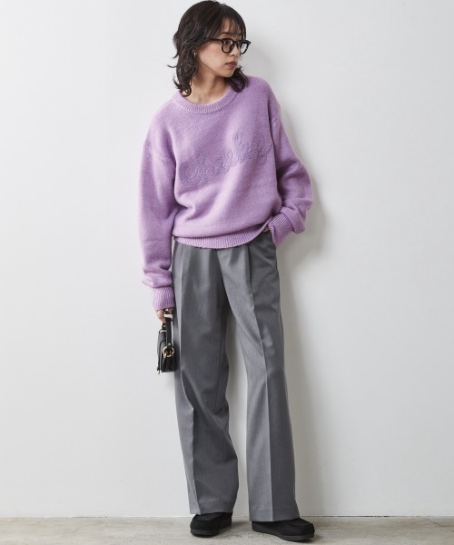 CHIC STYLE（シックスタイル）の「＜大きいサイズ＞ロゴ刺しゅうショート丈ニットプルオーバー シックスタイル（ニット/セーター・レディース・ブラック/パープル系・L/LL/3L/4L/5L）」の12枚目の写真