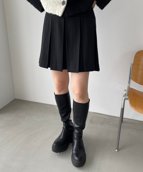 LOWRYS FARM（ローリーズファーム）の「プリーツミニスカート　980533（スカート・レディース・ブラック/グレー・FREE）」の2枚目の写真