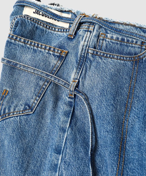 JACQUEMUS(ジャックムス)の「BELTED DENIM PA LE DE NIMES CARACO(デニムパンツ・レディース・ブルー・24/25)」の6枚目の写真