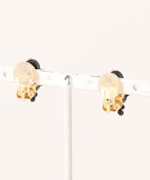 CERCA（チェルカ）の「September/クローバー オニキス+小さなスピネルearring（ピアス（両耳用）・レディース・ブラック・FREE）」の2枚目の写真