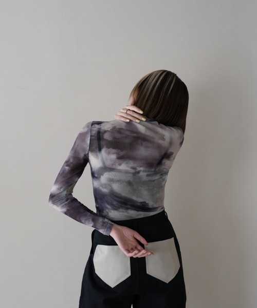 Uenui（ウニュイ）の「マーブル ハイネック シアー トップス シースルー カラー 長袖 総柄 グラフィック シースルートップス 長袖 シアートップス 長袖（Tシャツ/カットソー・レディース・ブルー/グレー/ブラック/レッド/オレンジ・FREE）」の7枚目の写真