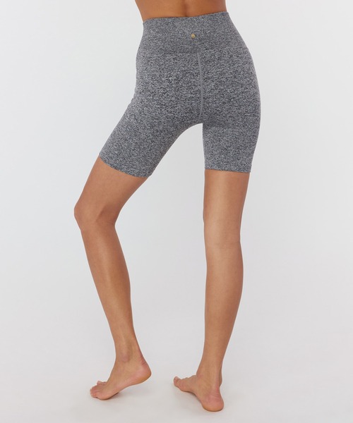 Spiritual Gangster（スピリチュアルギャングスター）の「【SPIRITUAL GANGSTER】バイカースポーツレギンス（レギンス/スパッツ・レディース・グレー・S）」の2枚目の写真