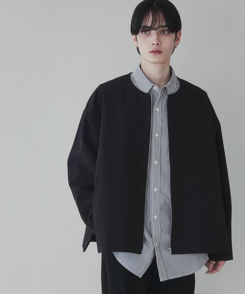 LUCY(ルーシー)の「LUCY/トロミノーカラーブルゾン(ブルゾン・メンズ・ライトベージュ/ブラック・MEDIUM/LARGE)」の2枚目の写真