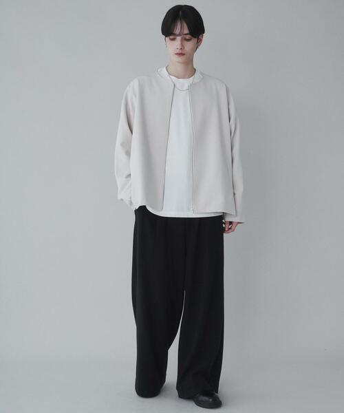 LUCY(ルーシー)の「LUCY/トロミノーカラーブルゾン(ブルゾン・メンズ・ライトベージュ/ブラック・MEDIUM/LARGE)」の4枚目の写真