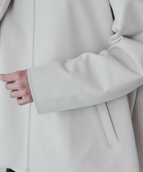 LUCY(ルーシー)の「LUCY/トロミノーカラーブルゾン(ブルゾン・メンズ・ライトベージュ/ブラック・MEDIUM/LARGE)」の6枚目の写真