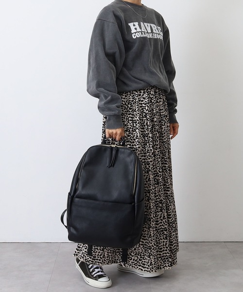 COOCO（クーコ）の「フェイクレザーラウンドファスナーリュックサック/A４・１３inPC対応（バックパック/リュック・レディース・キャメル/ブラック/グレー・9）」の8枚目の写真