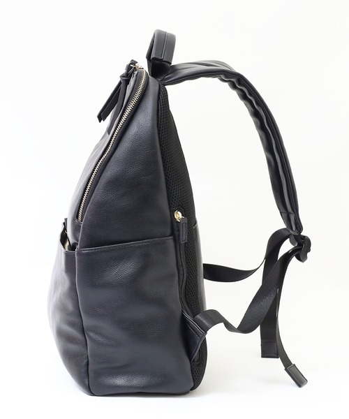 COOCO（クーコ）の「フェイクレザーラウンドファスナーリュックサック/A４・１３inPC対応（バックパック/リュック・レディース・キャメル/ブラック/グレー・9）」の5枚目の写真