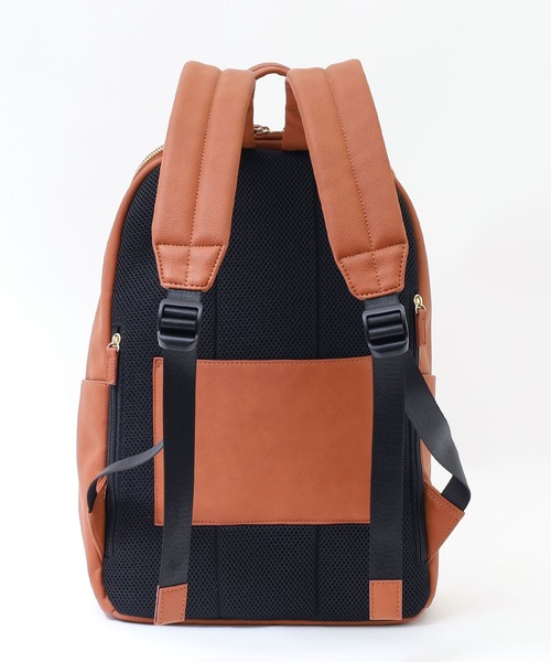 COOCO（クーコ）の「フェイクレザーラウンドファスナーリュックサック/A４・１３inPC対応（バックパック/リュック・レディース・キャメル/ブラック/グレー・9）」の20枚目の写真