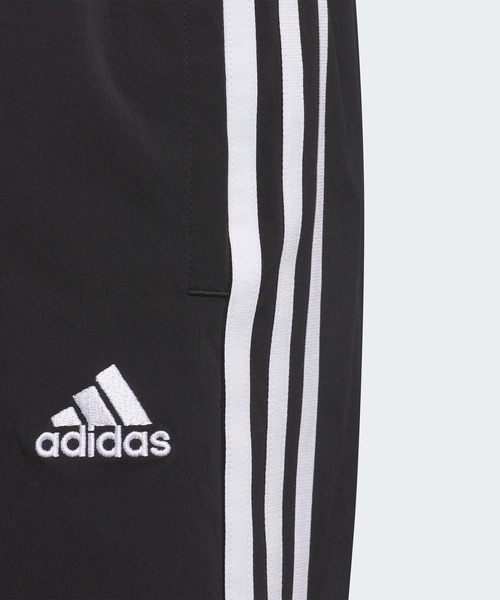 adidas（アディダス）の「エッセンシャルズ プラス ルーズフィット スリーストライプス ウーブン ショーツ キッズ / ハーフパンツ /  / アディダス adidas（その他パンツ・キッズ・ブルー/ブラック/ネイビー・120/130/140/150/160/110）」の5枚目の写真